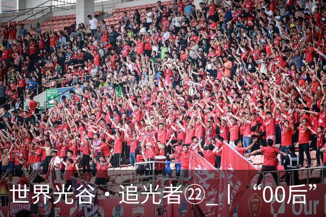 世界光谷·追光者㉒ 丨“00后”机器人训练师杨心怡：带领50多人给机器人当老师，租30套房给机器人“练手”，中介以为遇到了骗子……如今机器人已从摔碎烧杯到轻捏豆腐不碎